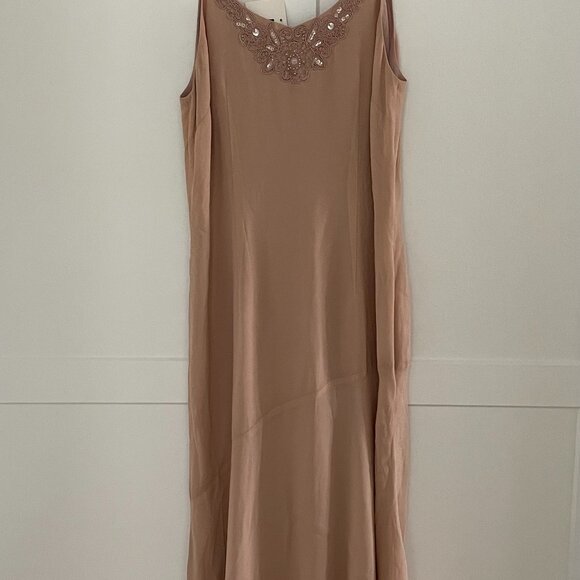 SOGO Dresses & Skirts - Sleeveless Spaghetti Strap Flowing Maxi Dress